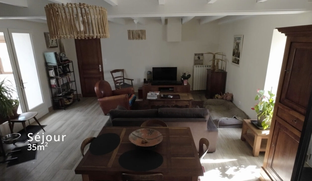 photo_36785765bb9e7af195341bd3f4622c35