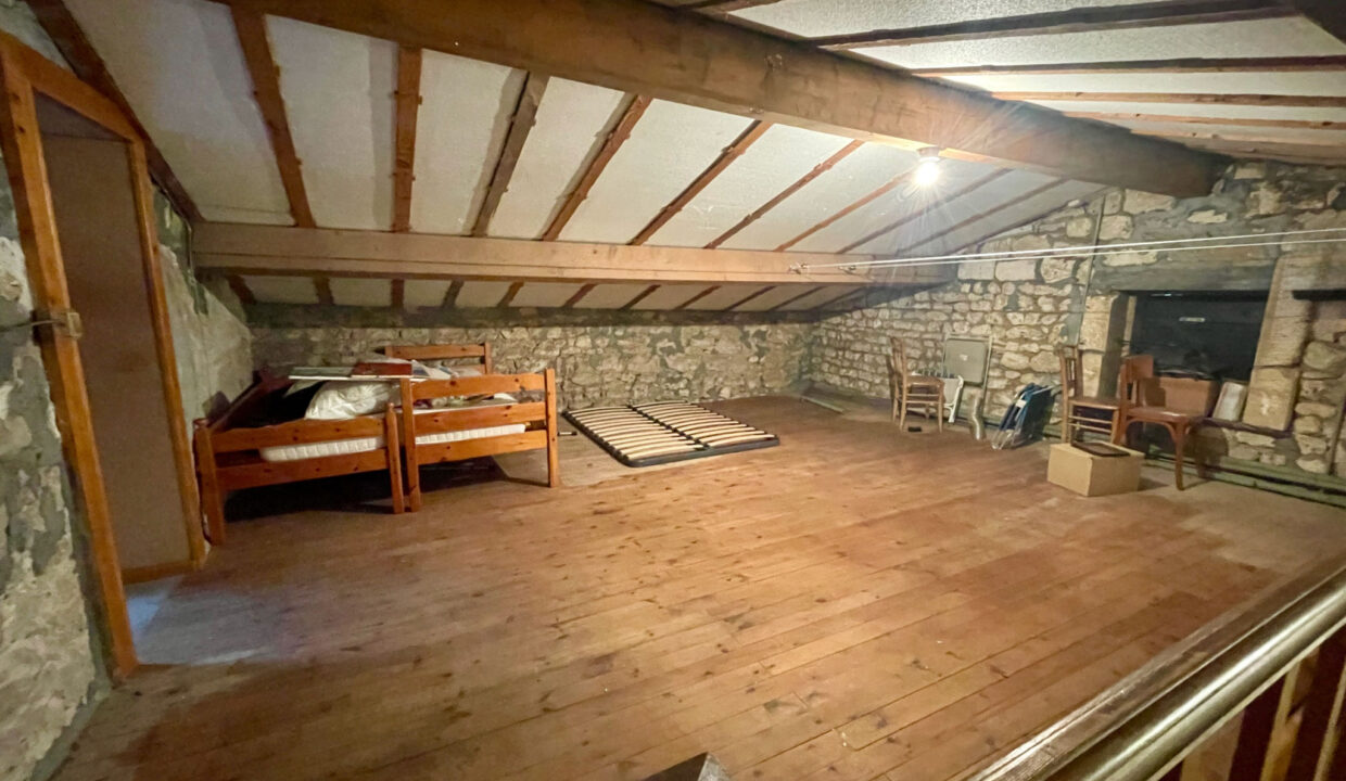 photo_83263a780020a1e3e9a7ea81227bf567