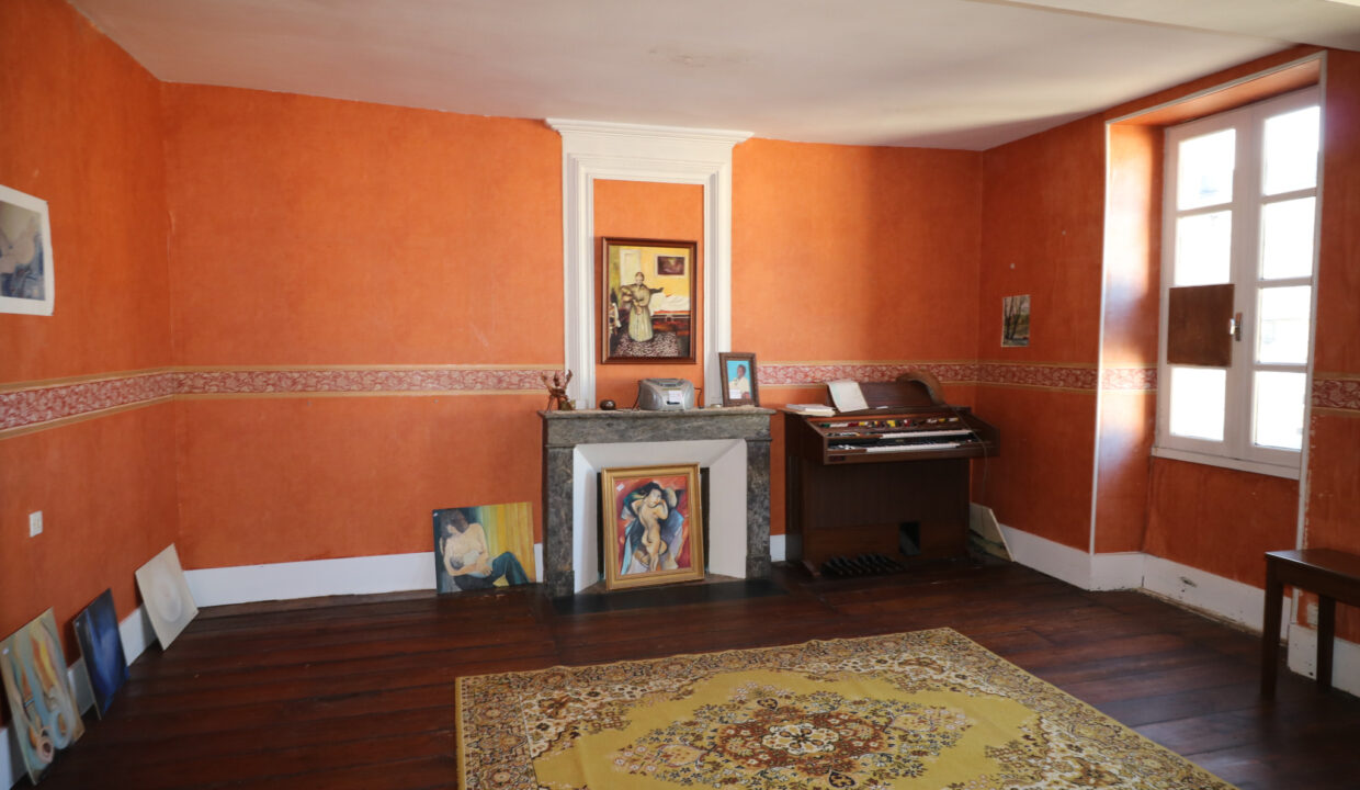 photo_9f0871138a2ae581f561856c8a932534