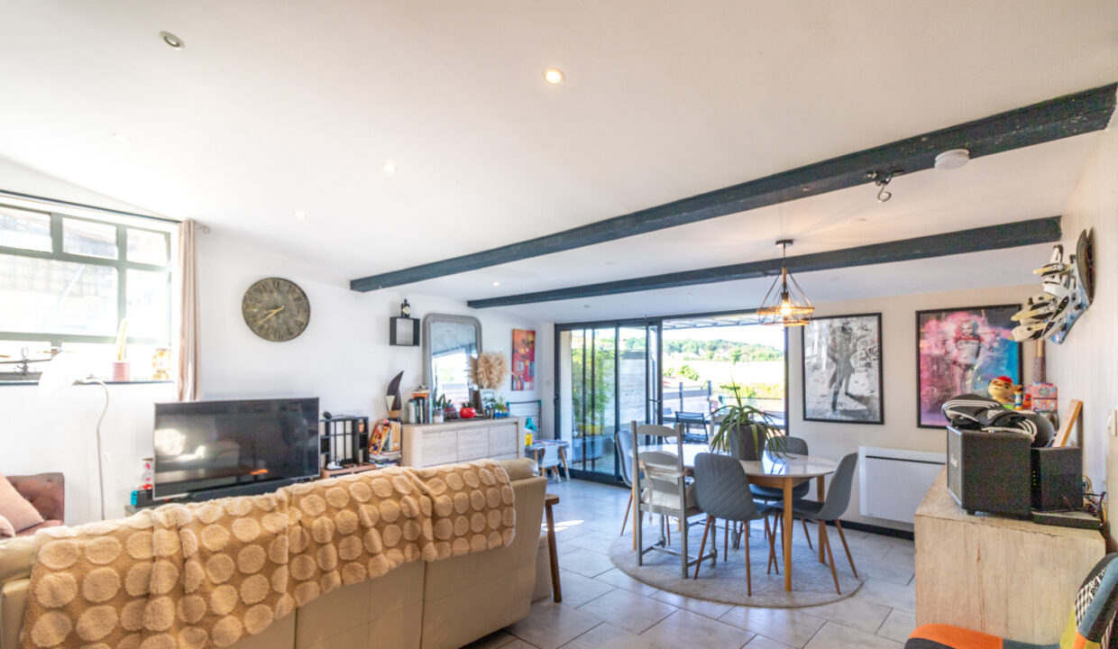 photo_b318bca91259ab7f99b00998ad642372