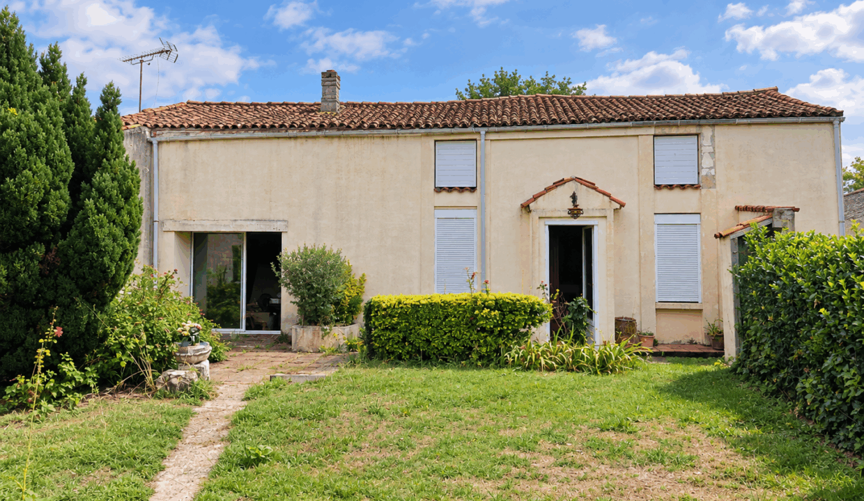 Maison 3 pièces 127 m² · à Montils · 127 m² · 55 000 €